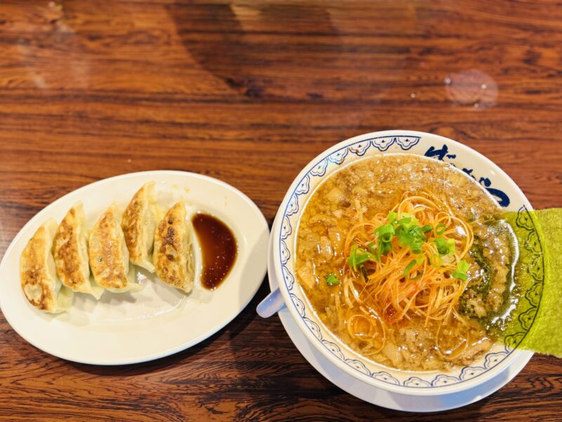 背脂たっぷりの濃厚系ラーメン屋さん
